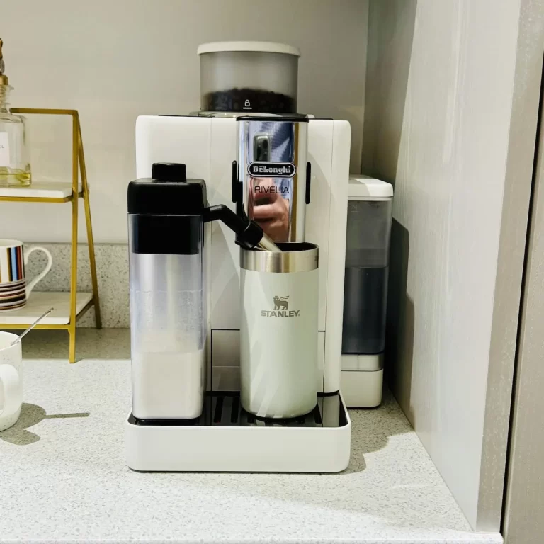 DeLonghi Rivelia Coffee Machine in White